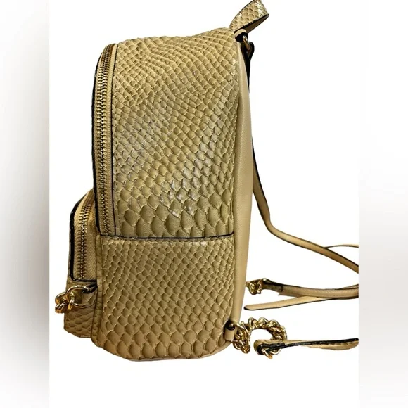 Victoria’s Secret Snakeskin Gold Backpack. Adjustable straps - Picture 7 of 15